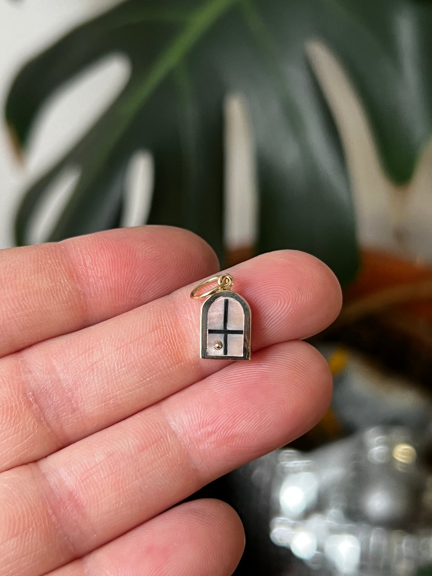 Window Charm Gold, Opal Sunset