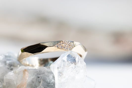 Glacier Pavé Band